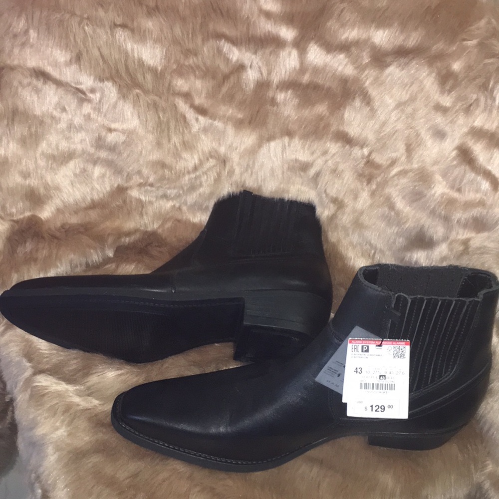Black leather ankle Men’s boot